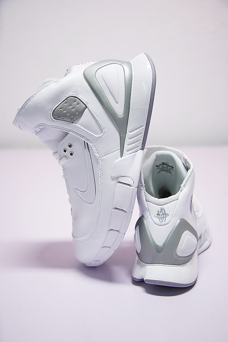 Nike Zoom Huarache 2K5 OG 系科比签名征战篮球鞋白灰银 图片7