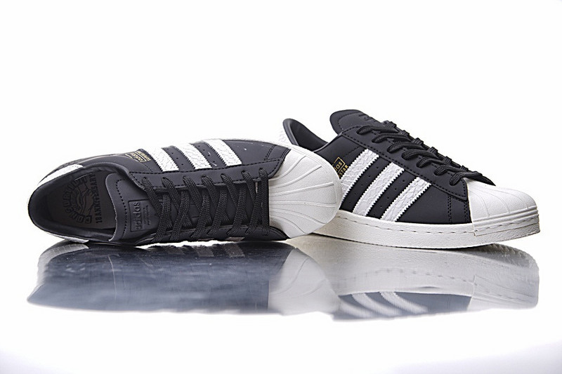 Adidas  Undefeated x Adidas Consortium Superstar 2  80s经典贝壳头板鞋 蛇纹黑白 图片8