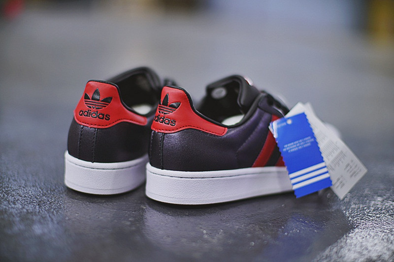 Adidas Originals Superstar  西瓜头休闲板鞋  钛钢黑红 图片1