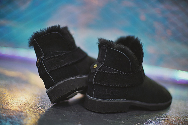 UGG  McKay  Winter  Boots   麦凯系列加绒短靴   全黑 图片2