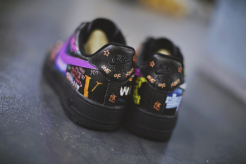 Nike   VLONE x  Nike  Air Force 1 Low 空军一号  经典低帮板鞋  黑摇滚涂鸦 图片3