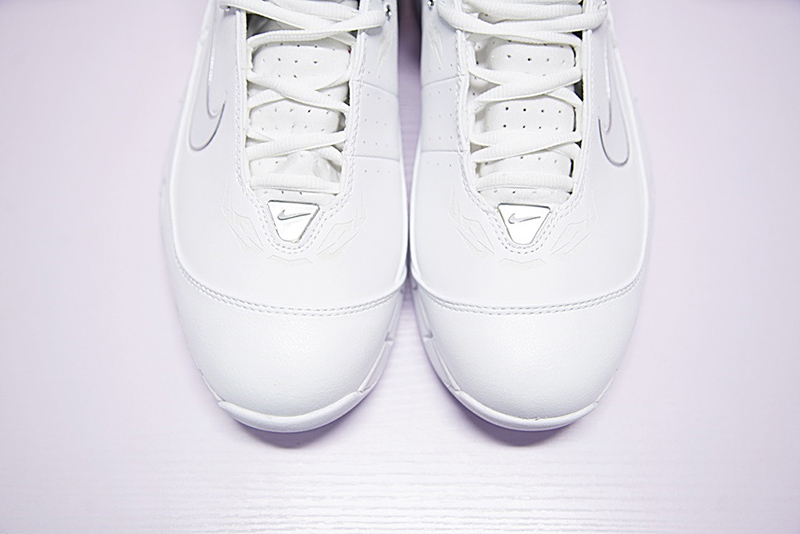 Nike Zoom Huarache 2K5 OG 系科比签名征战篮球鞋白灰银 图片2