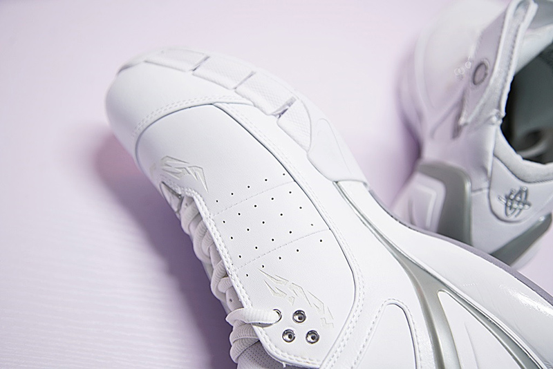 Nike Zoom Huarache 2K5 OG 系科比签名征战篮球鞋白灰银 图片3