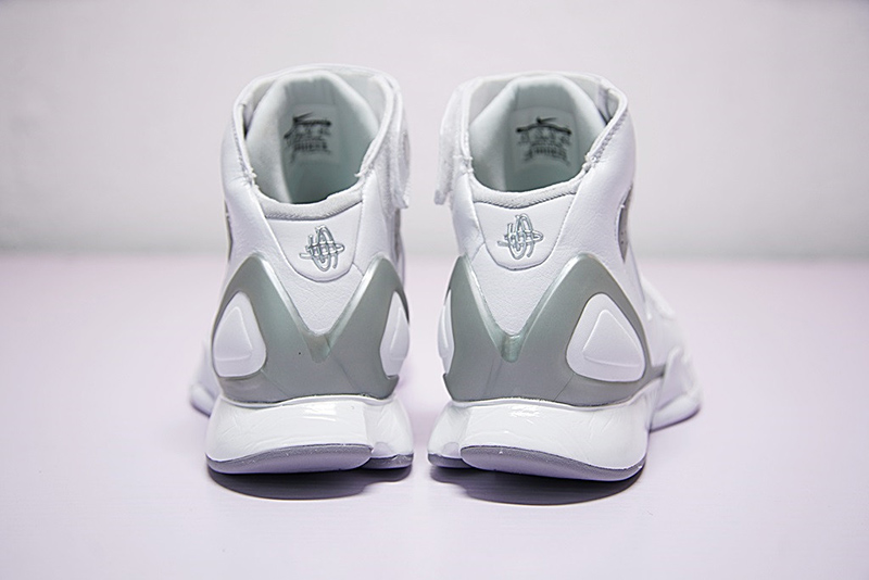 Nike Zoom Huarache 2K5 OG 系科比签名征战篮球鞋白灰银 图片5