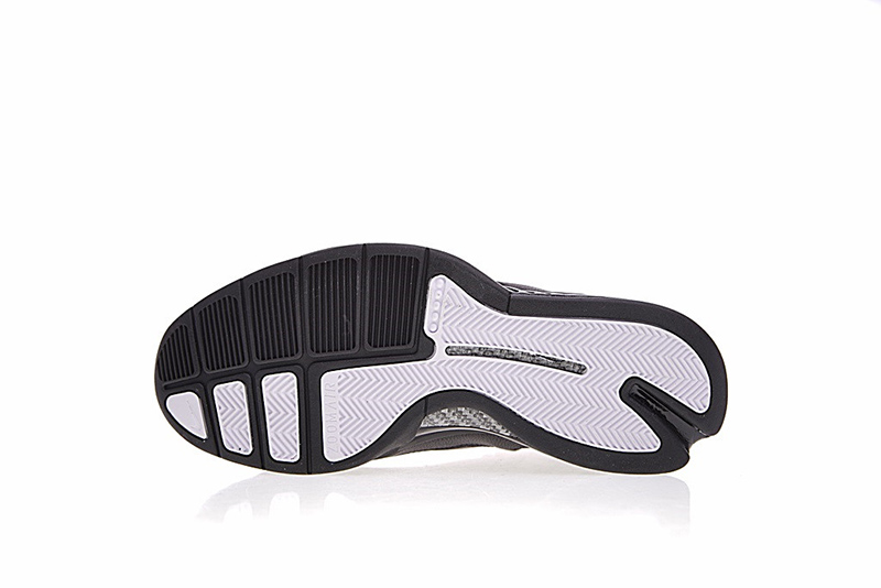 Nike Zoom Huarache 2K5 OG 系科比签名征战篮球鞋黑银勾 图片6