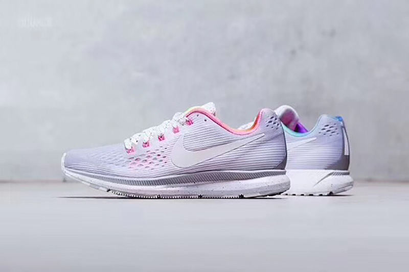 Nike Air Zoom Pegasus 34 BeTtrue透气跑步鞋银彩虹 图片1