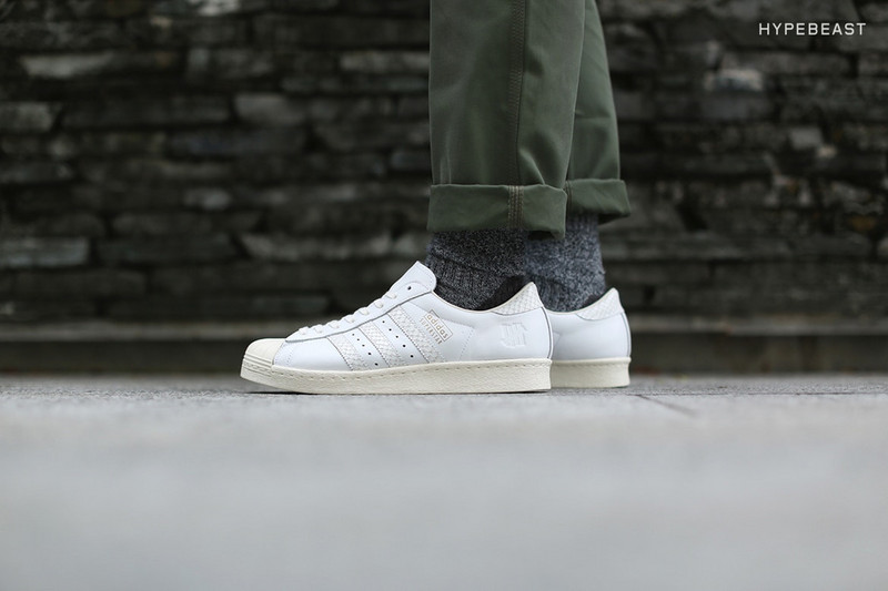 Adidas  Undefeated x Adidas Consortium Superstar 2  80s经典贝壳头板鞋 蛇纹白 图片2