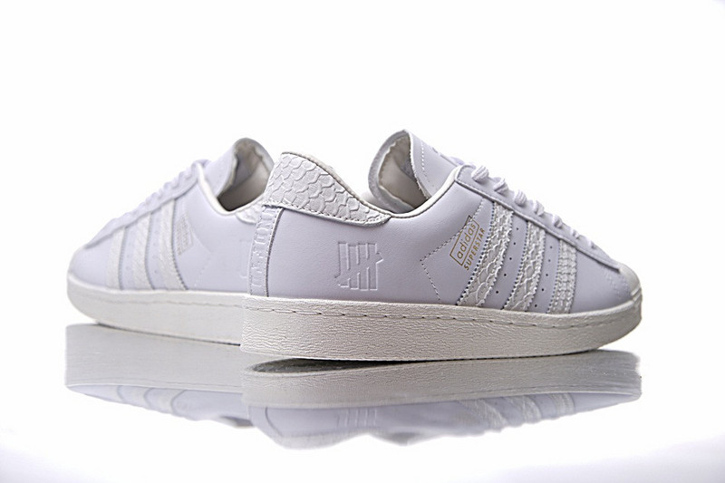 Adidas  Undefeated x Adidas Consortium Superstar 2  80s经典贝壳头板鞋 蛇纹白 图片7