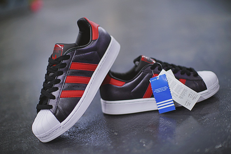 Adidas Originals Superstar  西瓜头休闲板鞋  钛钢黑红 图片2