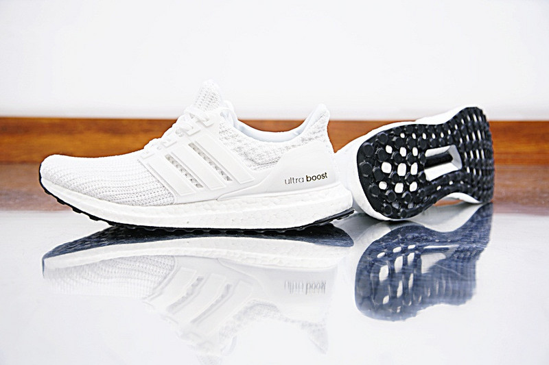 Adidas Ultra Boost 4.0  全新织面爆米花跑鞋   全白黑底 图片3