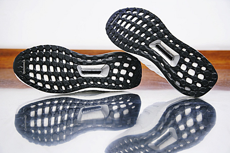 Adidas Ultra Boost 4.0  全新织面爆米花跑鞋   全白黑底 图片7