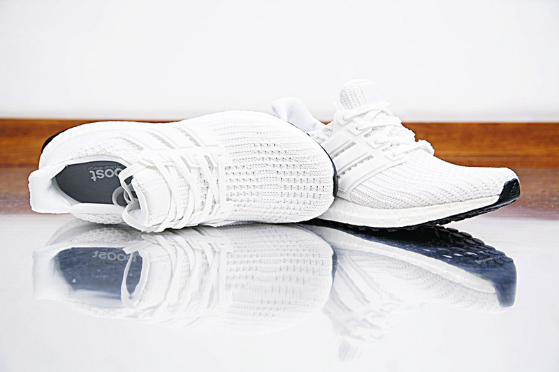 Adidas Ultra Boost 4.0  全新织面爆米花跑鞋   全白黑底 图片5