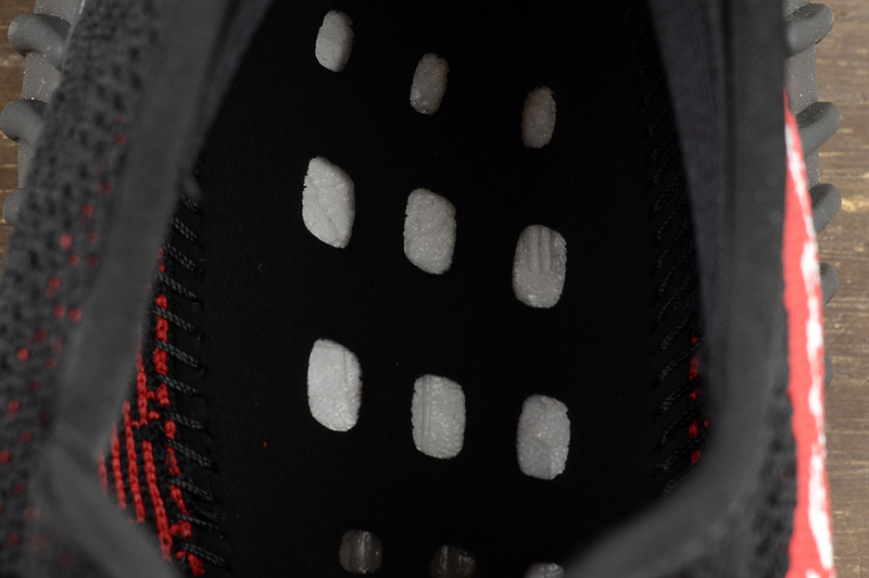 Adidas Yeezy Boost 350 V2 椰子鞋黑红Supreme联名 图片5