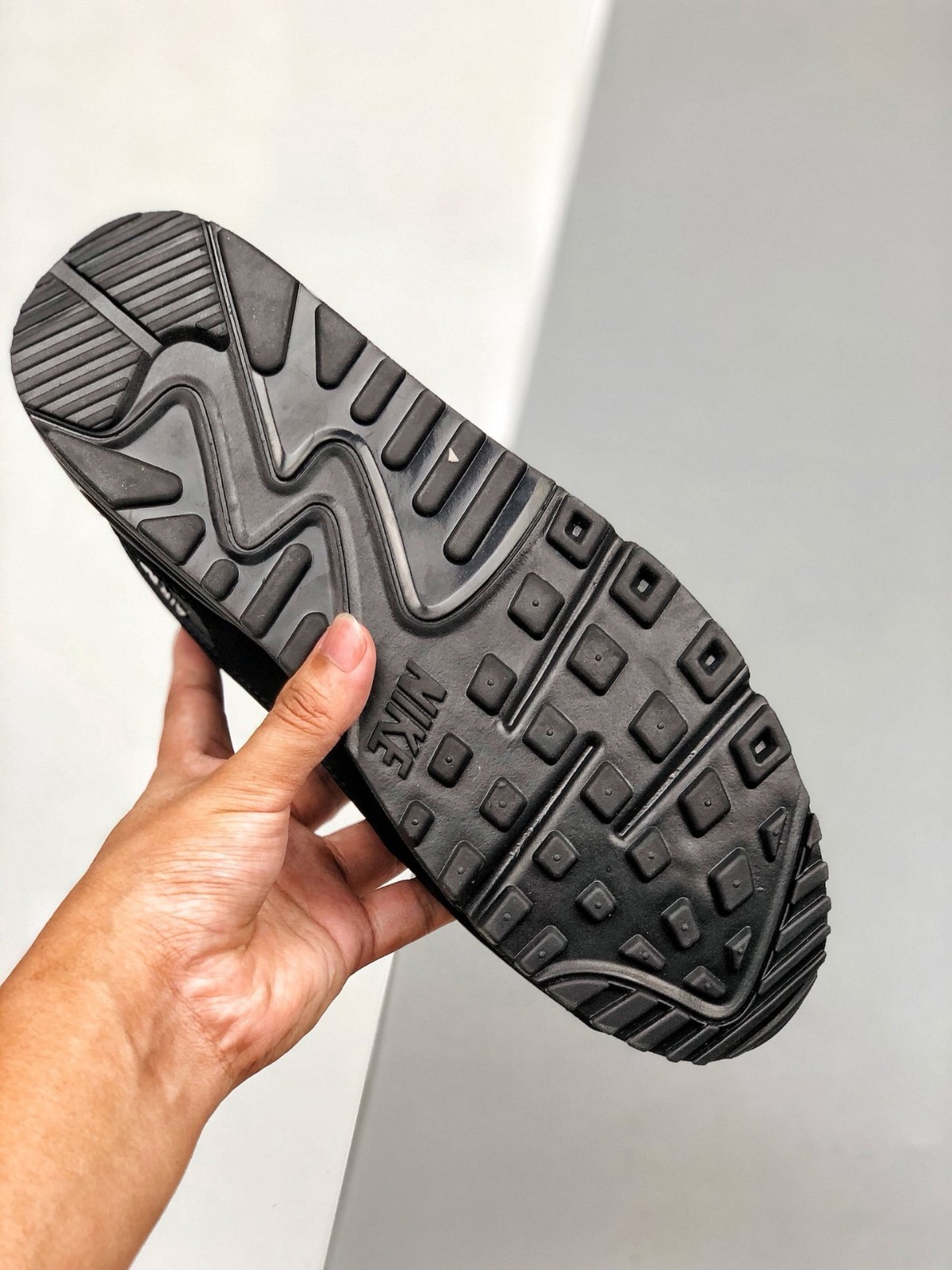 耐克max90经典气垫网面透气跑步鞋