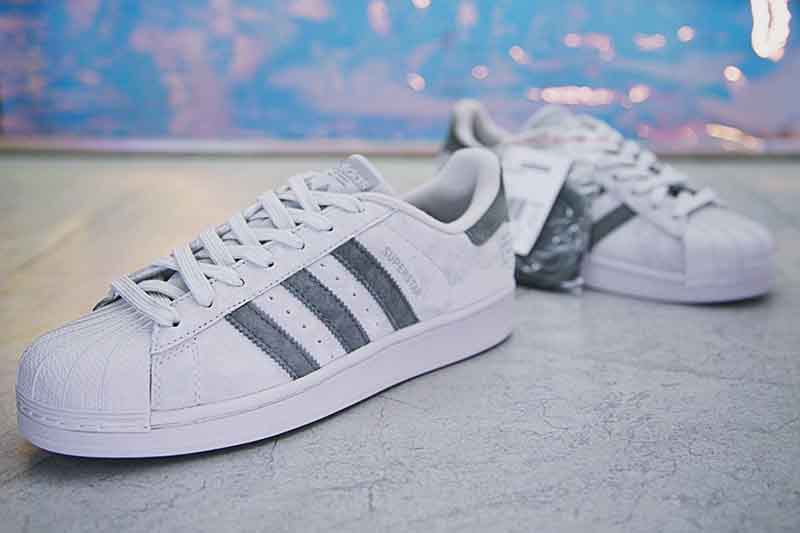 Reigning Champ x Adidas superstar 贝壳头经典板鞋麂皮灰暗灰 图片8