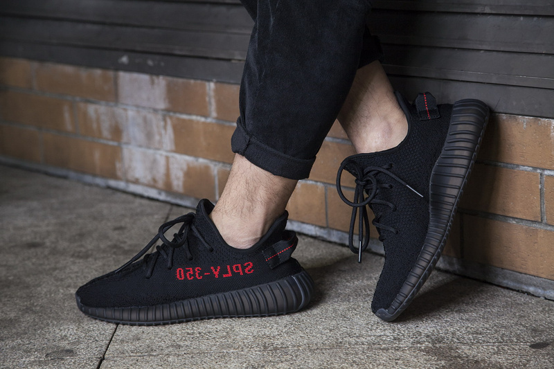 Adidas Yeezy Boost 350 V2 椰子鞋黑红字 图片5