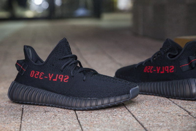 Adidas Yeezy Boost 350 V2 椰子鞋黑红字 图片9