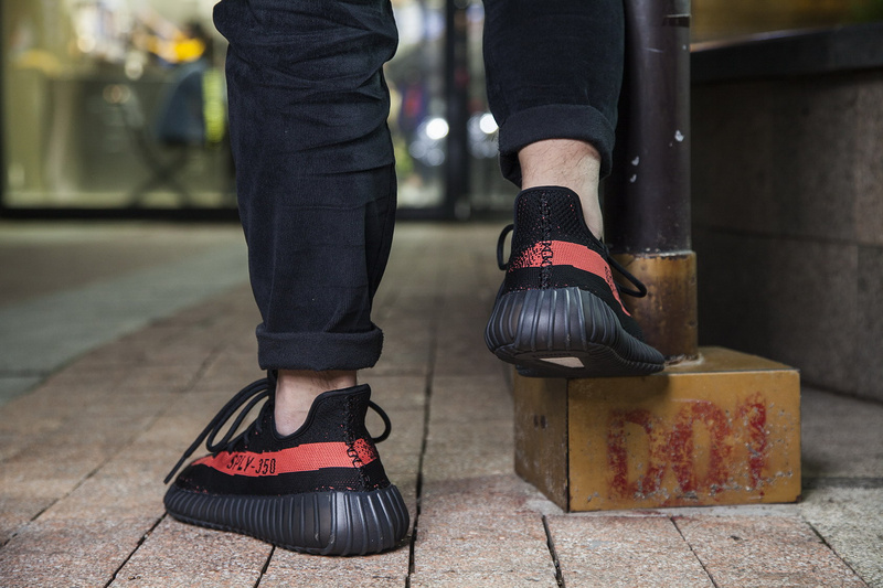 Adidas Yeezy Boost 350 V2 椰子鞋黑粉 图片3