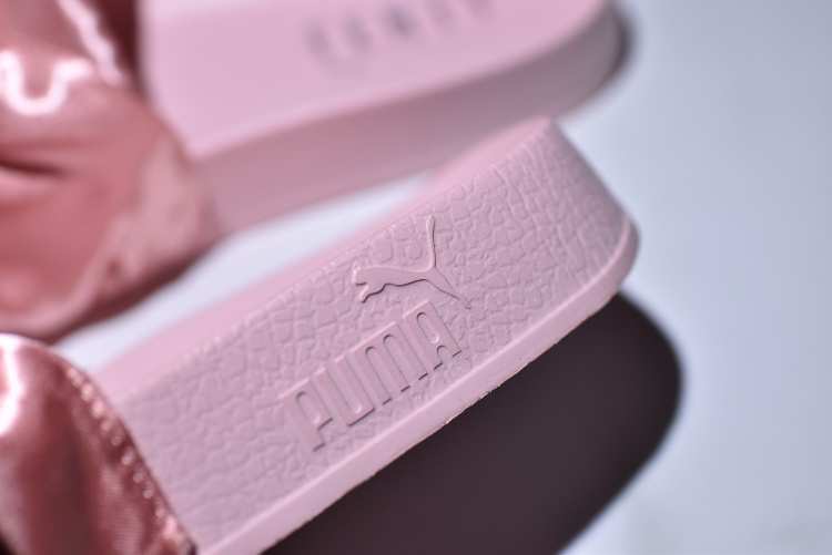 Puma X Fenty Bandana Slide 宫廷风蕾哈娜蝴蝶结拖鞋 粉色 图片6