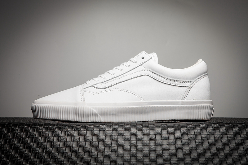 VANS OLD SKOOL (EMBOSSED SIDEWALL) 白色 图片2