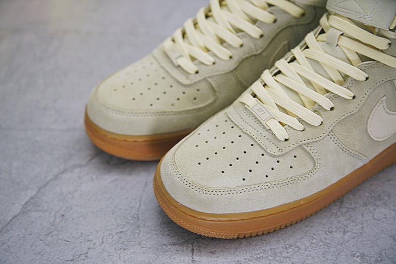 Nike Air Force 1 High ‘07 LV8 Suede空军一号经典高帮麂皮板鞋翻毛沙黄生胶 图片3