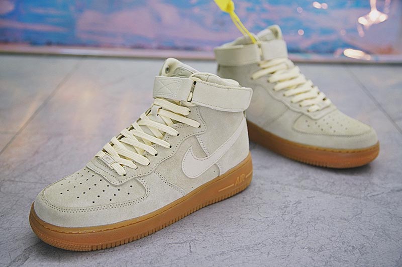 Nike Air Force 1 High ‘07 LV8 Suede空军一号经典高帮麂皮板鞋翻毛沙黄生胶 图片4