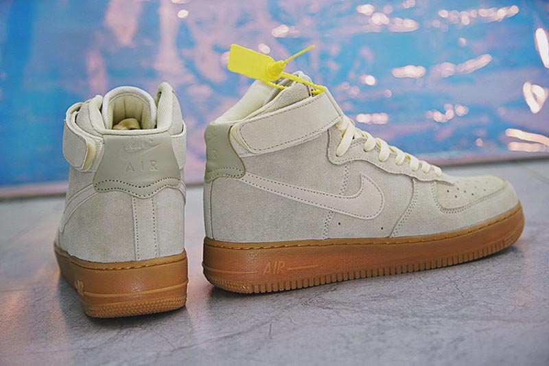 Nike Air Force 1 High ‘07 LV8 Suede空军一号经典高帮麂皮板鞋翻毛沙黄生胶 图片7