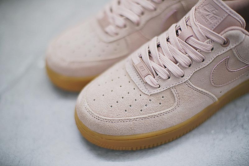 NIKE WMNS AIR FORCE 1 07 SE空军一号经典低帮板鞋玫粉生胶黄 图片3