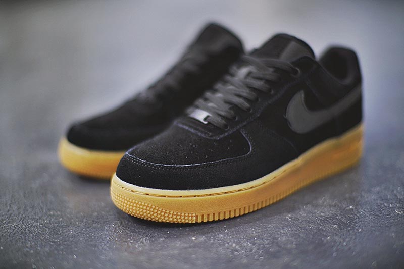 NIKE WMNS AIR FORCE 1 '07 SE空军一号经典低帮板鞋“黑灰生胶黄”