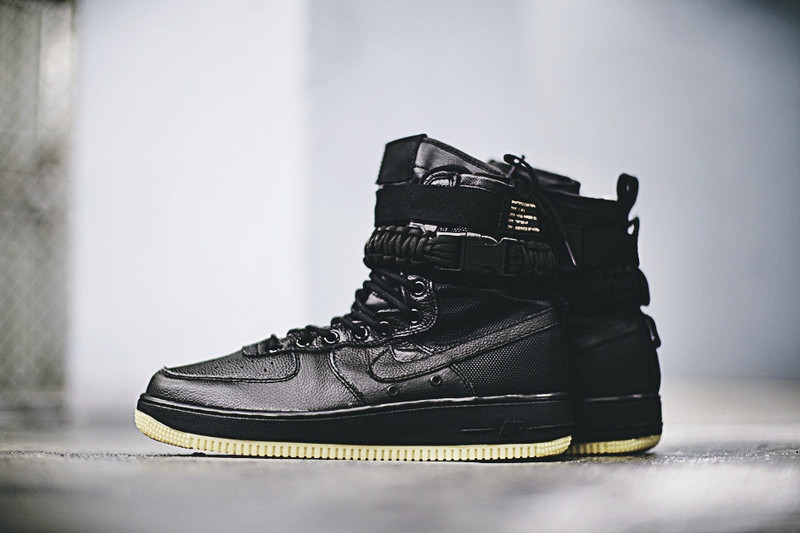 Nike Special Field Air Forces 1  空军一号机能高帮鞋  全黑米黄底 图片8