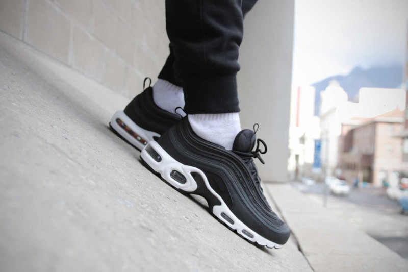 Nike Air Max 97 Plus TN 混合复古气垫慢跑鞋 黑白 图片8