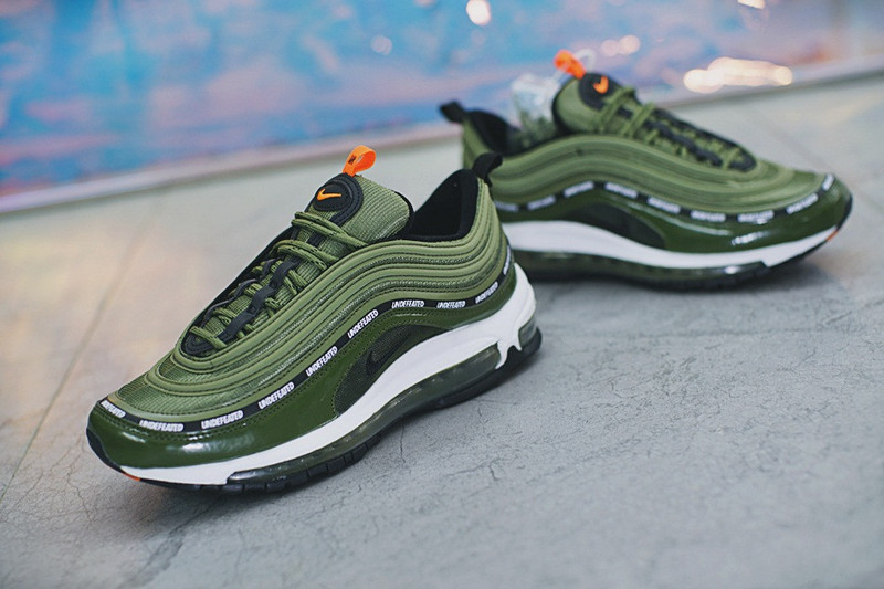 Nike    Undefeated x Nike Air Max 97 OG  气垫复古慢跑鞋  五杆橄榄绿 图片3