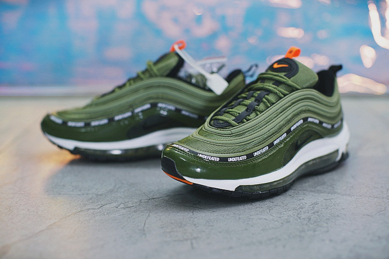 Nike    Undefeated x Nike Air Max 97 OG  气垫复古慢跑鞋  五杆橄榄绿 图片4