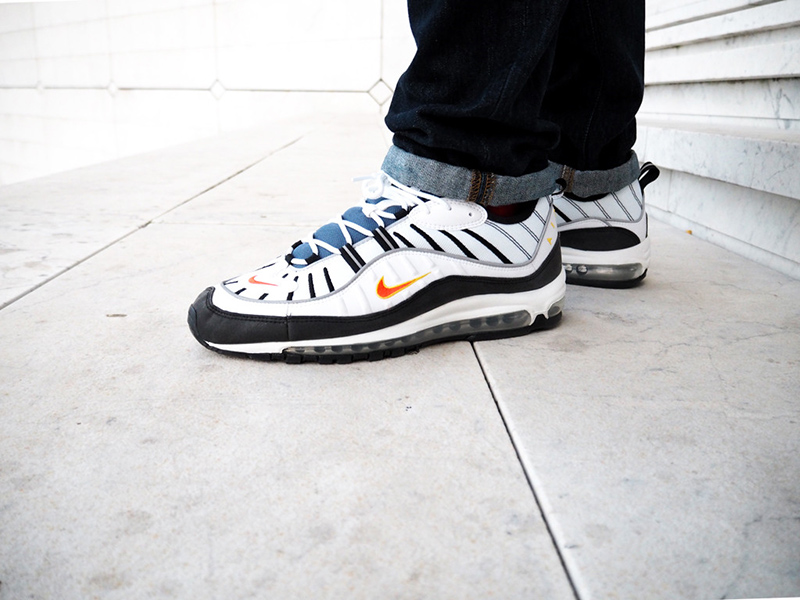 Nike Air Max 98 复古气垫百搭慢跑鞋黑白太阳橘勾 图片2