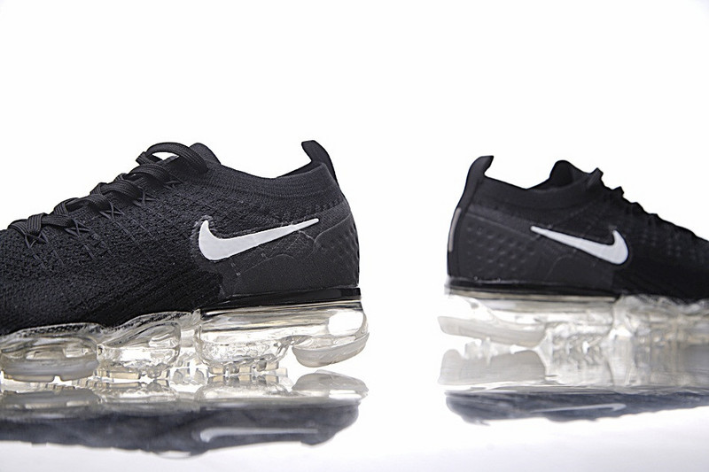 Nike Air VaporMax  Flyknit 蒸汽大底慢跑鞋  黑白 图片5