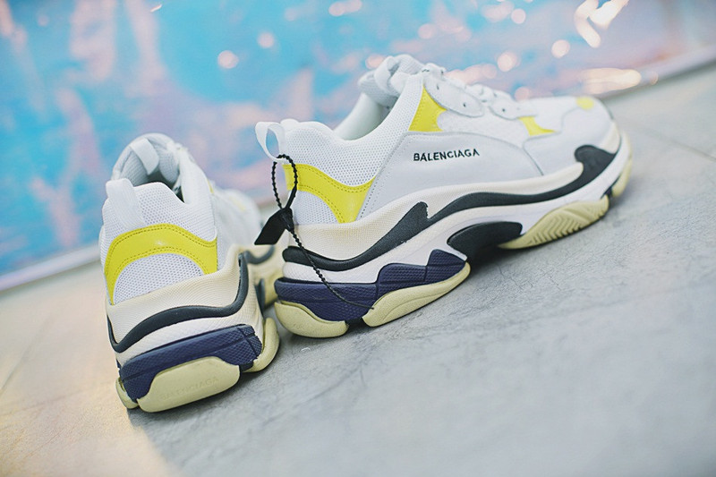 巴黎世家  Balenciaga Triple-S 复古做旧鞋底  黄白色 图片4