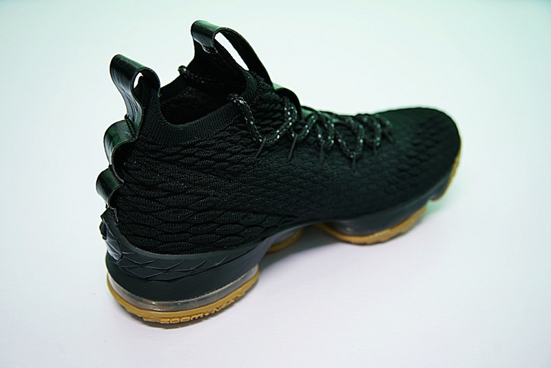 Nike LeBron 15  勒布朗 詹姆斯全新室内中帮战靴 全黑深棕底 图片3