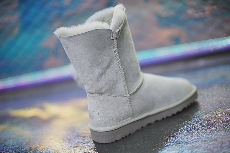 UGG W Irina 施华洛世奇水钥匙扣加蓬蓬毛中帮雪地靴  浅灰 图片10