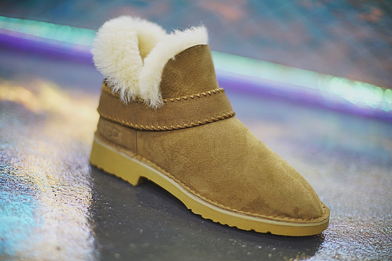 UGG  McKay  Winter  Boots   麦凯系列加绒短靴   驼色 图片3
