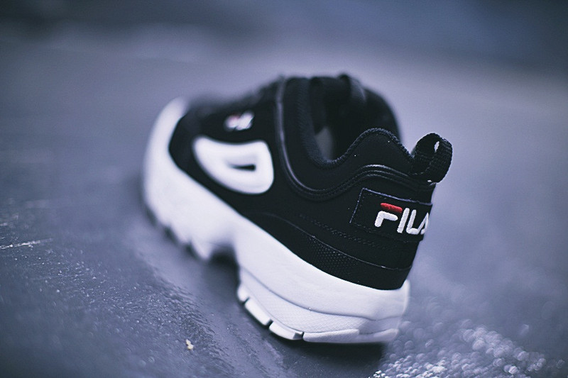 FILA  Disruptor 2代大锯齿厚底增高百搭慢跑鞋  黑红白底 图片12