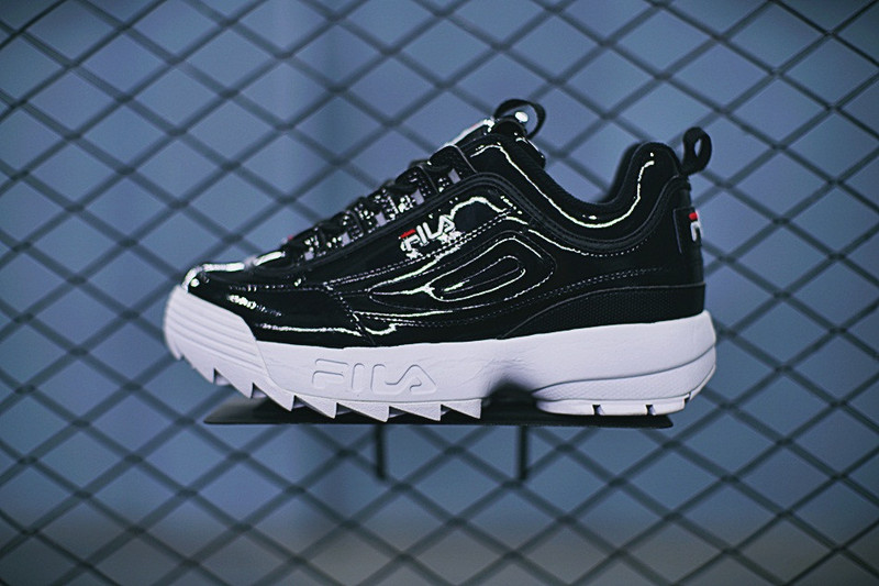 FILA Disruptor 2  二代大锯齿厚底增高百搭慢跑鞋  漆皮黑白红 图片1