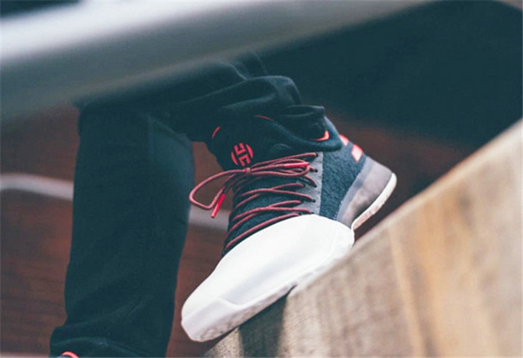 HArden vol.1 PK 黑白红 哈登实战战靴 图片7